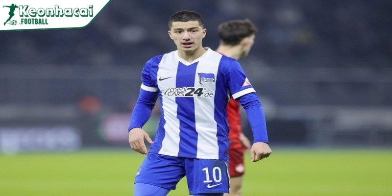 Leverkusen chiêu mộ Việt kiều Algeria Ibrahim Maza: Mở màn kỳ chuyển nhượng hè 2025 2 Tài năng được phát hiện từ khi còn nhỏ