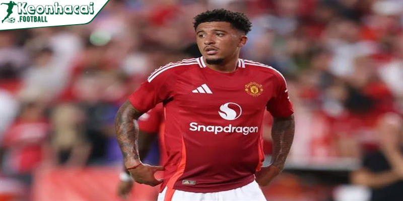 Jadon Sancho gặp khó khăn trong thương vụ chuyển nhượng sang AS Roma 2 MU đang nỗ lực hết sức để đẩy Sancho khỏi đội hình chính thức