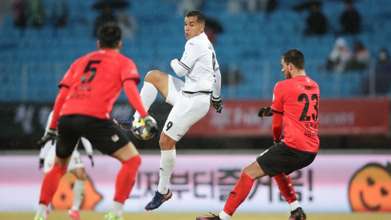 Soi kèo Jeju SK vs Gangwon - 17h00 ngày 15/8 - K League 1 2 Soi kèo Jeju SK vs Gangwon - 17h00 ngày 15/8