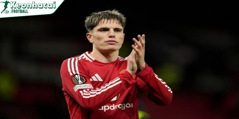 MU hy vọng Tottenham cạnh tranh Chelsea mua cầu thủ Alejandro Garnacho 2 Alejandro Garnacho đang loay hoay tìm bến đỗ mới để cống hiến