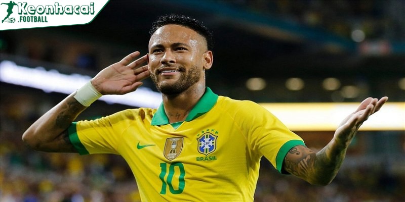 Tiền đạo người Brazil đã chinh phục trái tim của biết bao cô gái