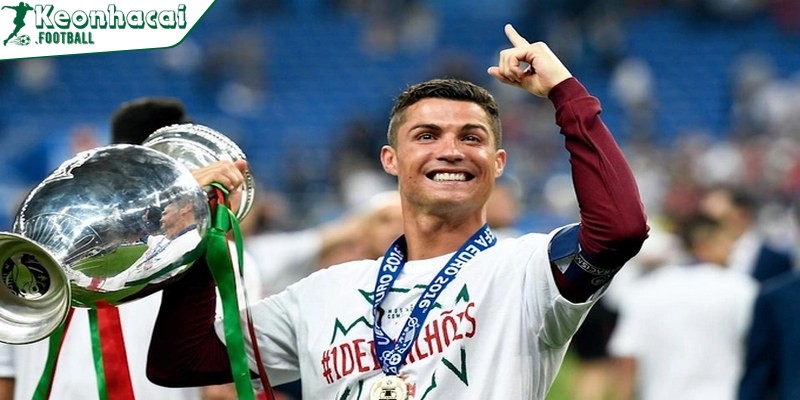 Cristiano Ronaldo 819 bàn – Top cầu thủ sút thủng lưới nhiều nhất 