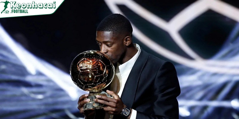 Yamal gây xúc động với hành động đẹp dành cho Dembele sau Quả bóng Vàng 2025 1 Yamal