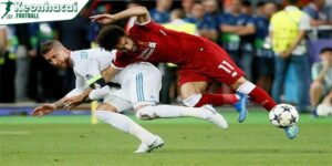 Đánh nguội là gì? Bị xử phạt thế nào vào tình huống này? 3 Tình huống đánh nguội đáng chú ý trong bóng đá