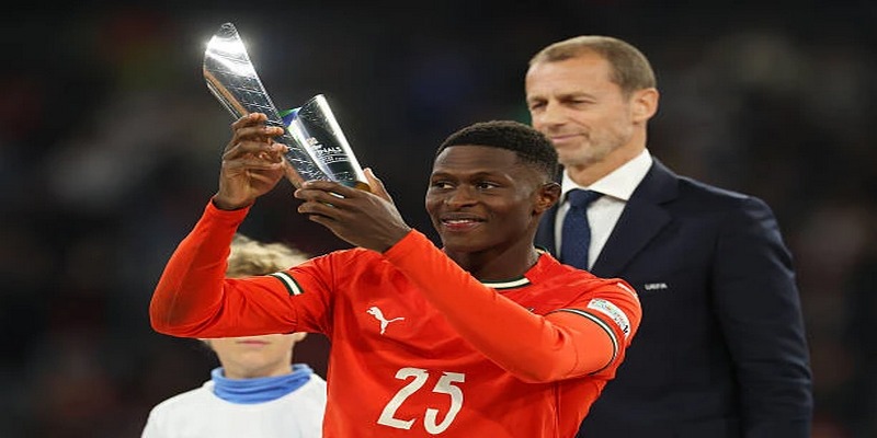 Hakimi tự tin Nuno Mendes sẽ "khóa chặt" Lamine Yamal trong đại chiến PSG vs Barca 2 PSG đặt niềm tin vào Nuno Mendes để phong tỏa Lamine Yamal