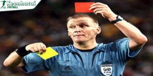 Trường hợp bị phạt 2 thẻ vàng sẽ tương đương với 1 thẻ đỏ