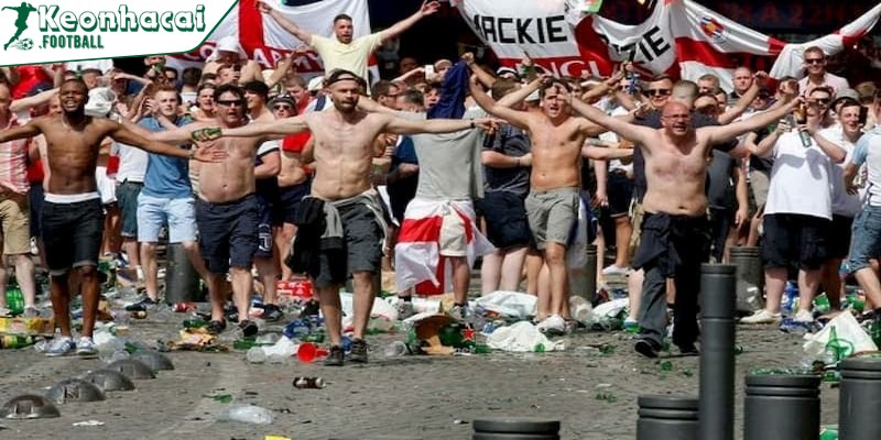 Hooligan là gì? Tác nhân gây ảnh hưởng đến vấn nạn 2 Hooligan là gì mà khiến nhiều người tò mò, tìm kiếm thông tin