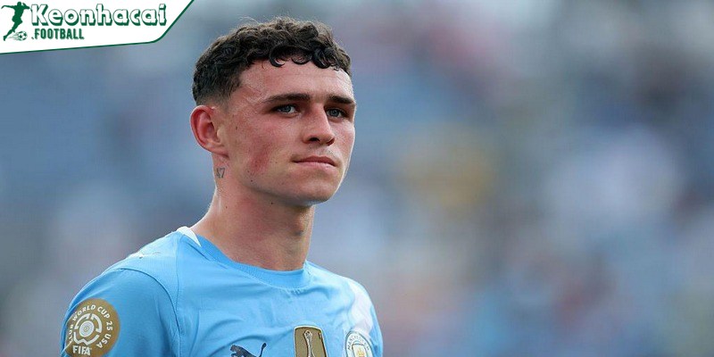 Phil Foden là ai? Viên ngọc đang dần trở nên hoàn thiện của Man City 3 Mới bước sang tuổi 18 anh đã đạt được nhiều danh hiệu và thành tích