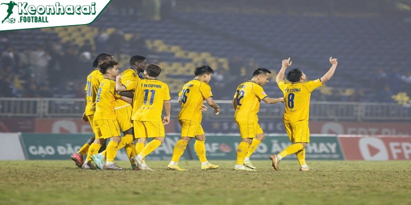 Hoàng Văn Khánh: “SLNA không thể thua về tinh thần trên sân nhà” 3 HLV Văn Sỹ Sơn và kế hoạch tái thiết SLNA